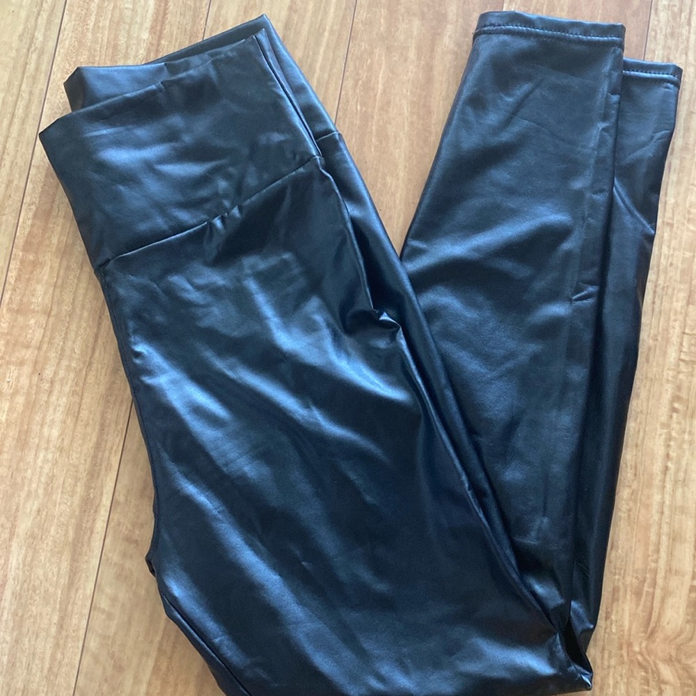 Faux leather leggings